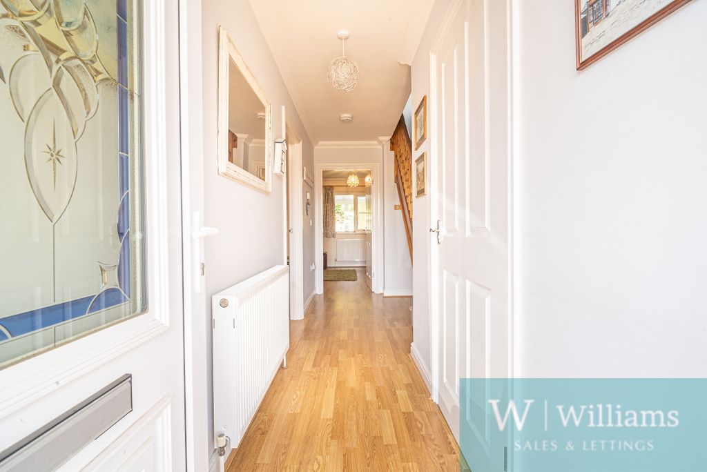 Property photo 2 of 23 Hallway