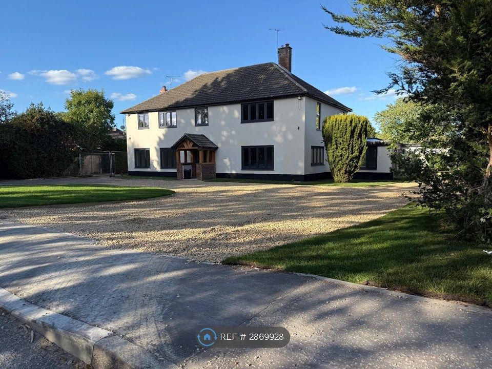 Property photo 1 of 10 External Showing Driveway Parking