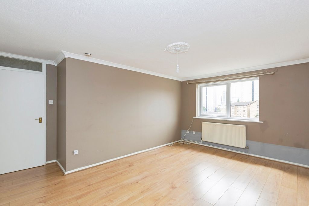 Property photo 3 of 16 Photo