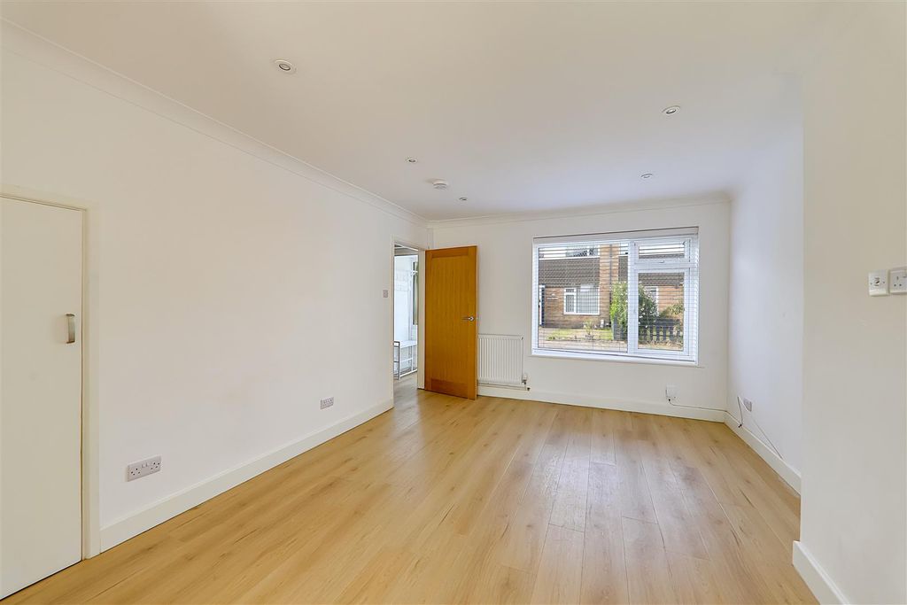 Property photo 3 of 13 Img_3174-Img_3176.Jpg
