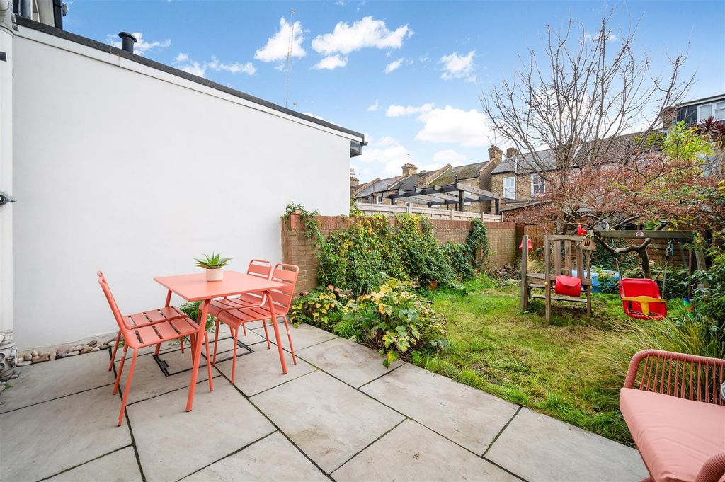 Property photo 3 of 13