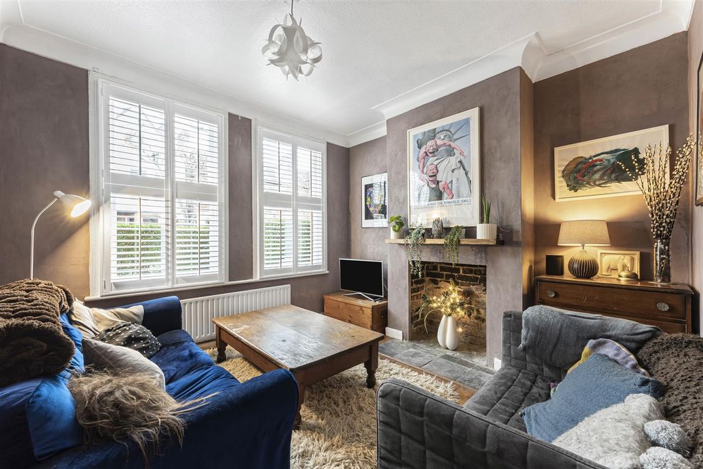 Property photo 2 of 21 2