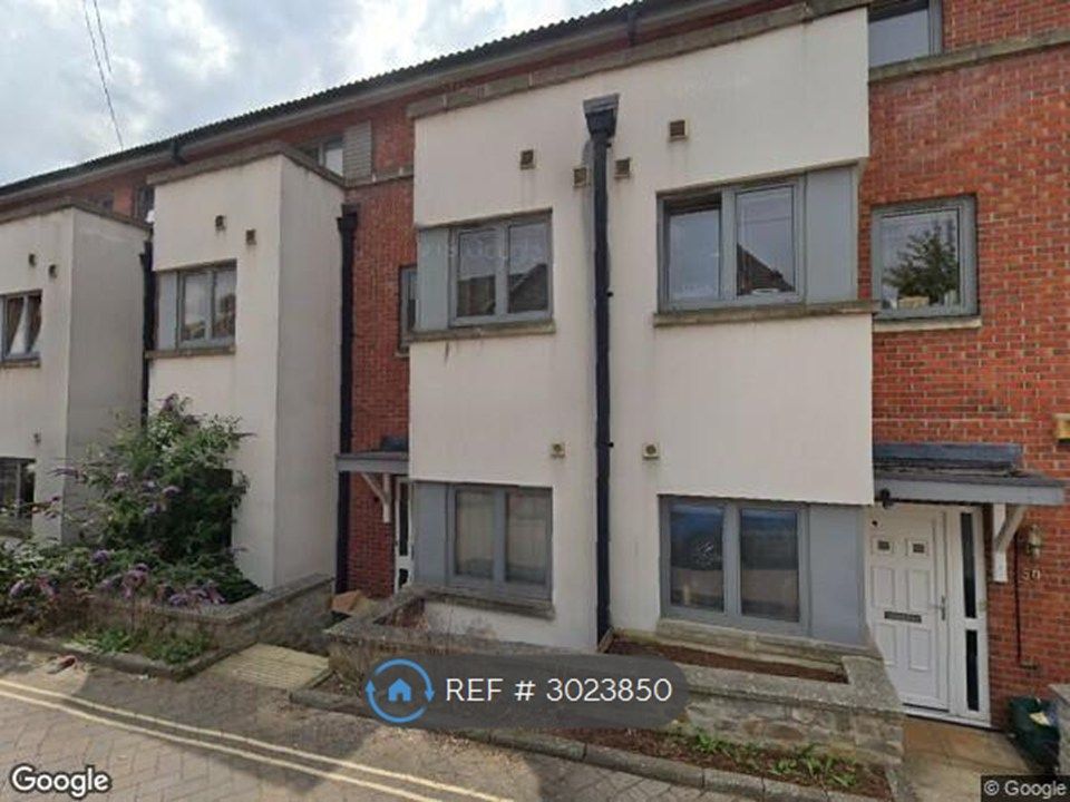 Property photo 1 of 7 Outside