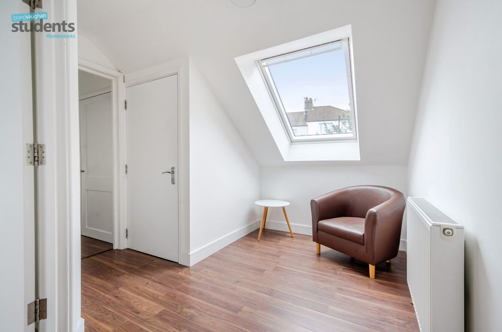 Property photo 3 of 10 E73d0F41-1385-466...