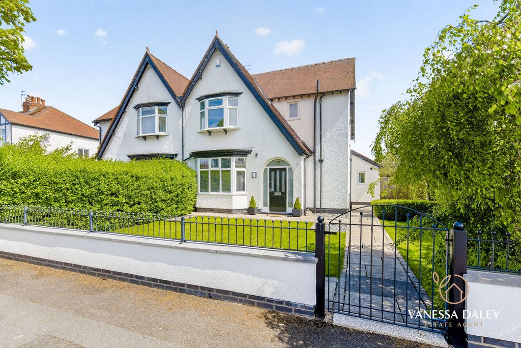 Property photo 1 of 43