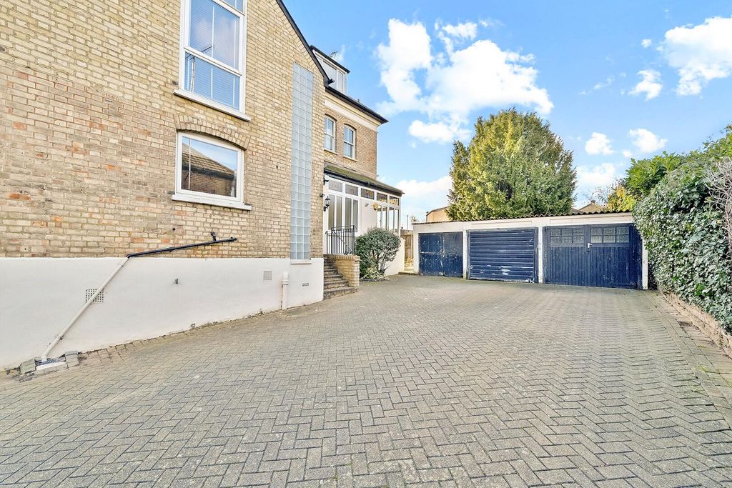 Additional image 23 of 3 bed flat for saleBycullah Road, Enfield EN2