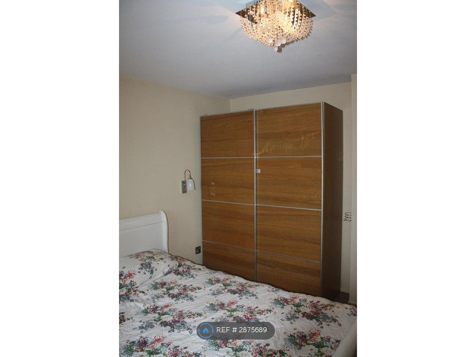 Property photo 3 of 14 Main Bedroom