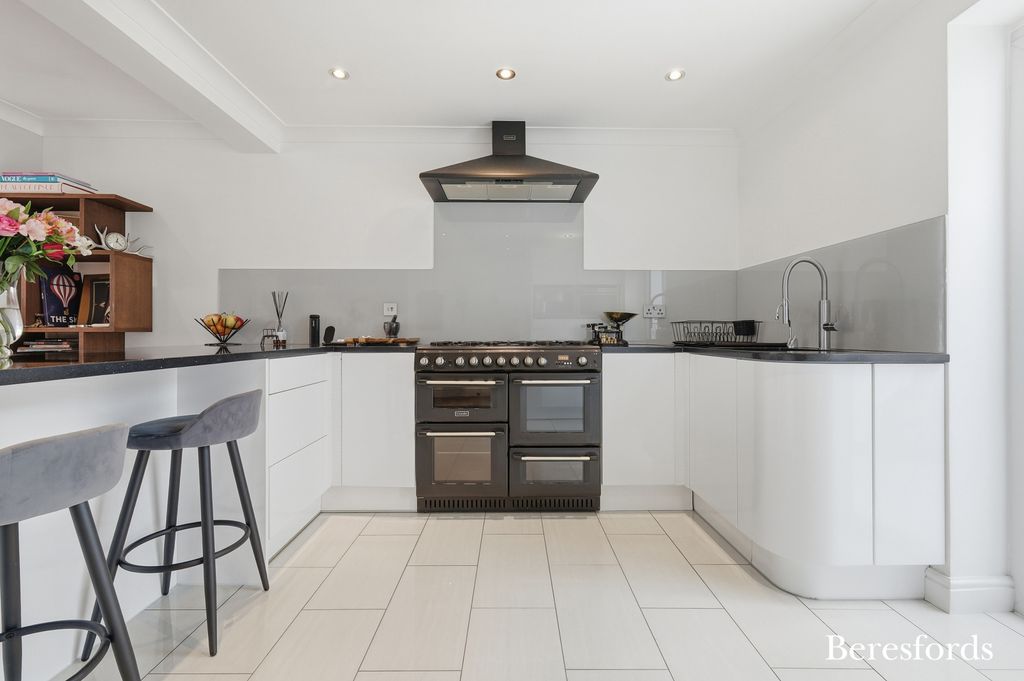 Property photo 3 of 31 Picture No. 16