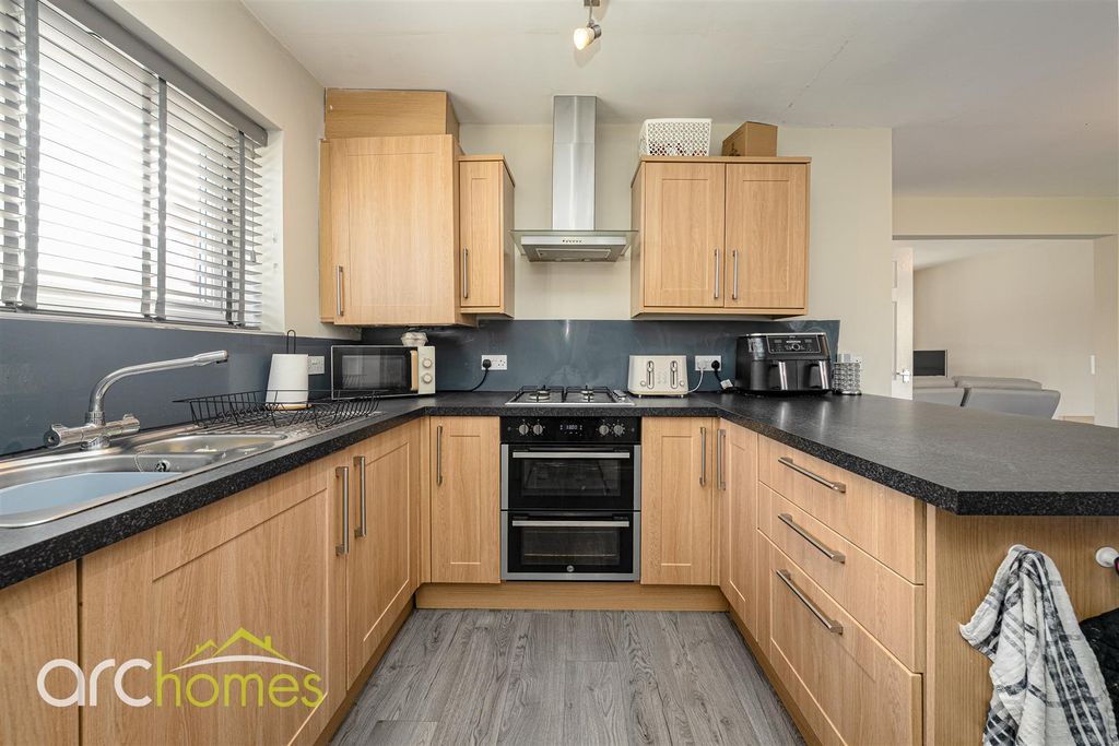Property photo 3 of 27 Hesketh-12.Jpg
