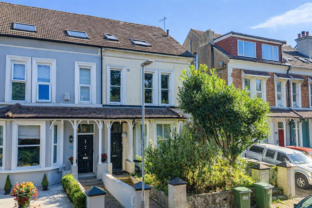 Property photo 1 of 17 4B7A05A0-323d-45d5-88A2-2954d1Addf89.Png