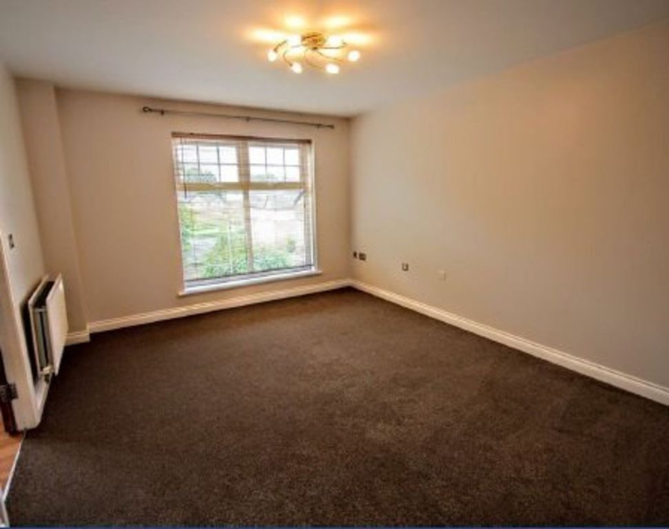 Property photo 3 of 8