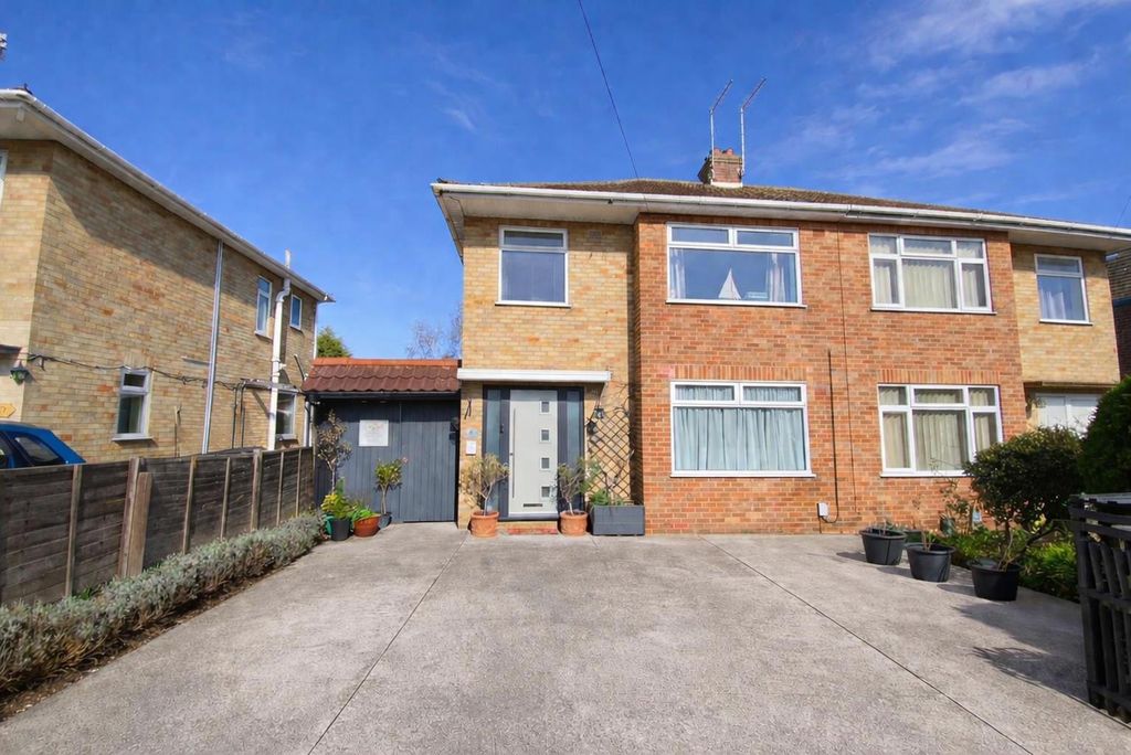 Property photo 1 of 27