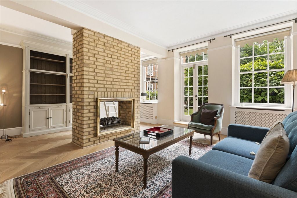 Property photo 2 of 15 Sitting Room