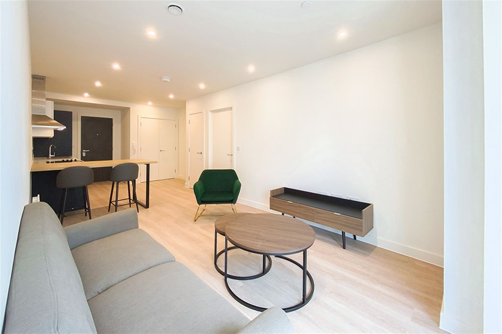 Property photo 3 of 10 (Main)