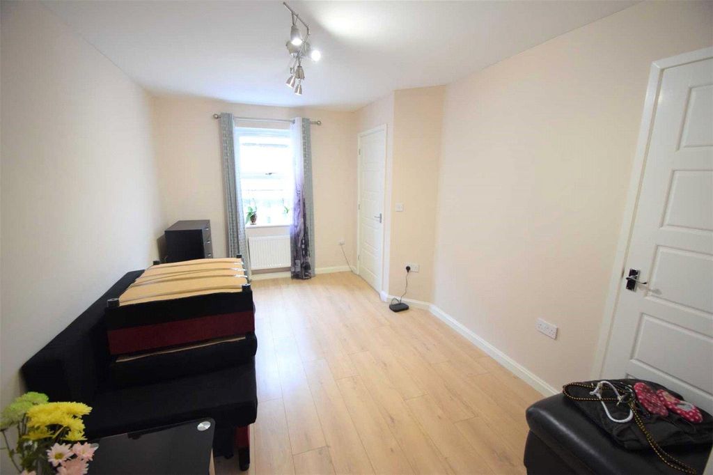 Property photo 3 of 8 Seddons Tiverton