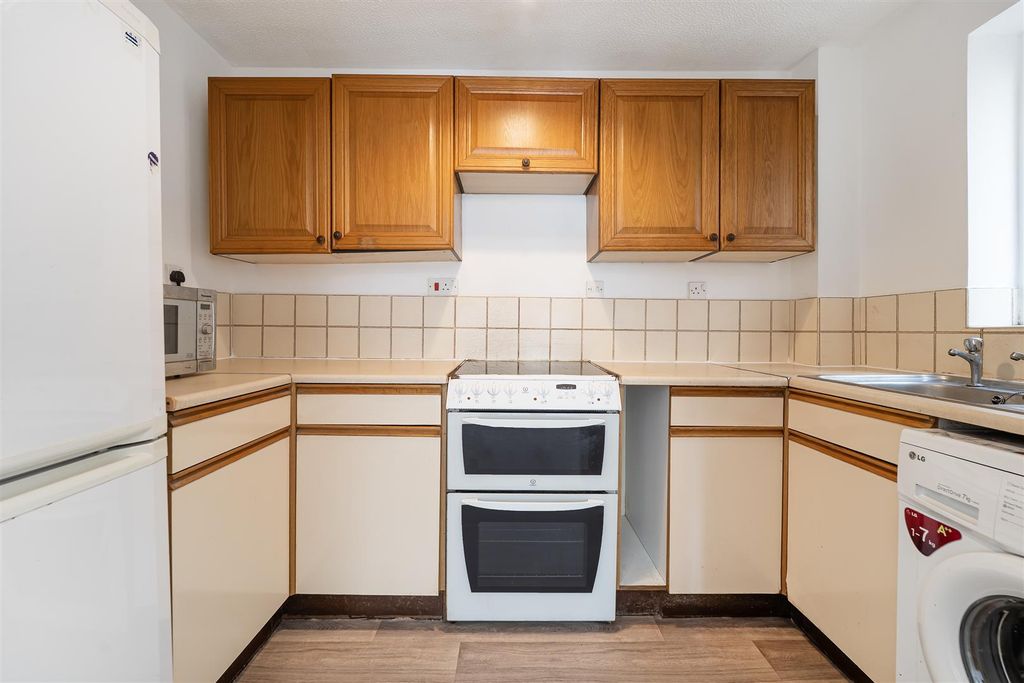 Property photo 2 of 9 Helliwell &amp; Co