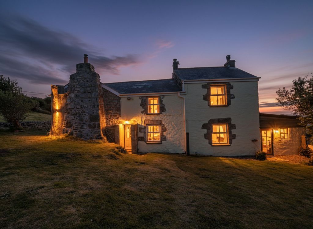 Property photo 2 of 27