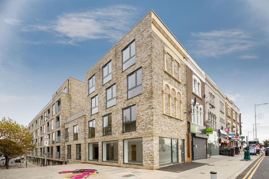 Property photo 3 of 5