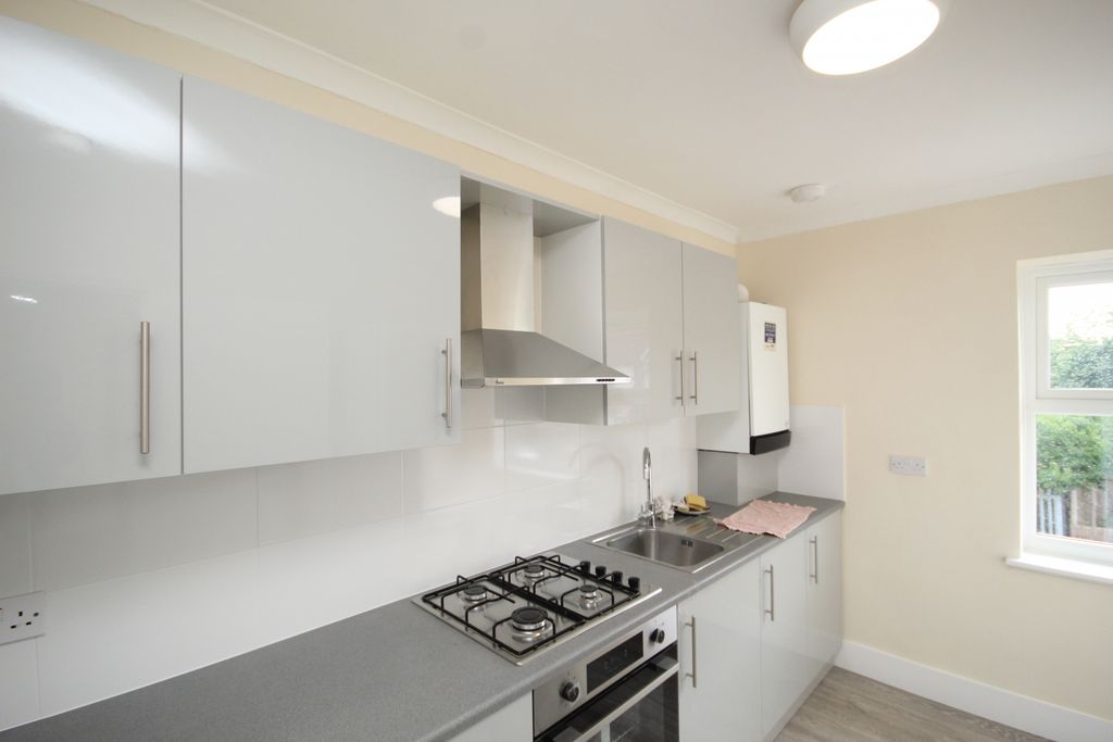 Property photo 1 of 6 Norwood Avenue, Wembley, Middlesex, Ha0