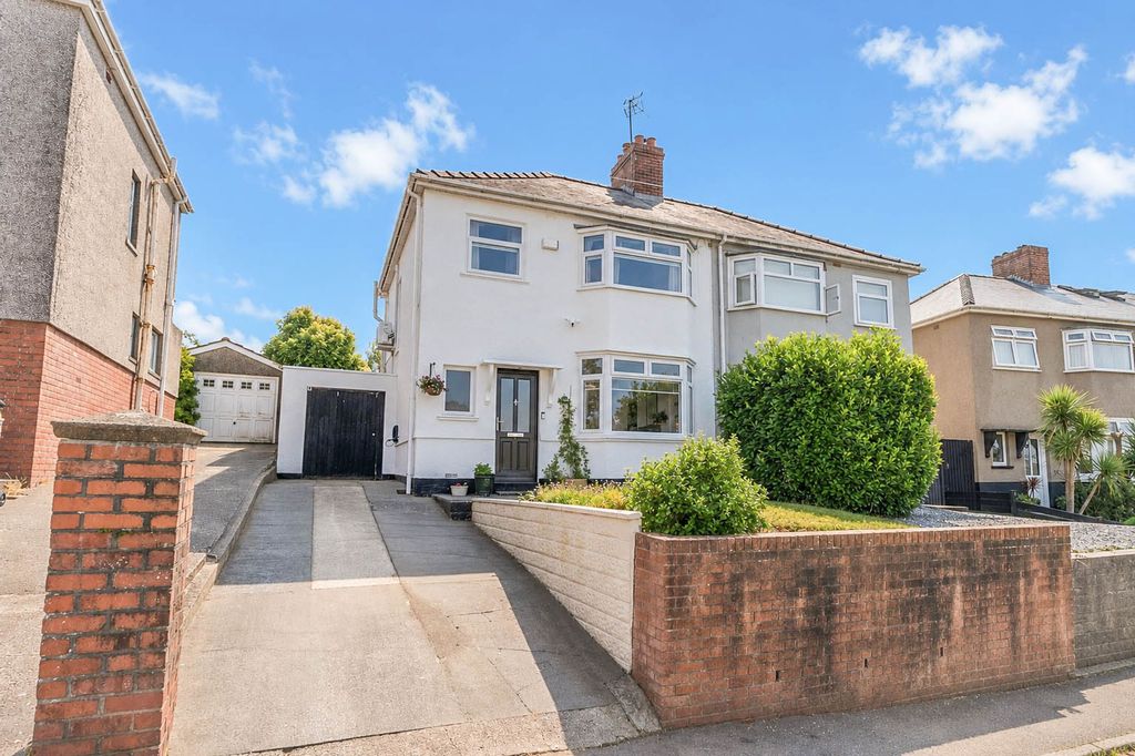 Property photo 1 of 35
