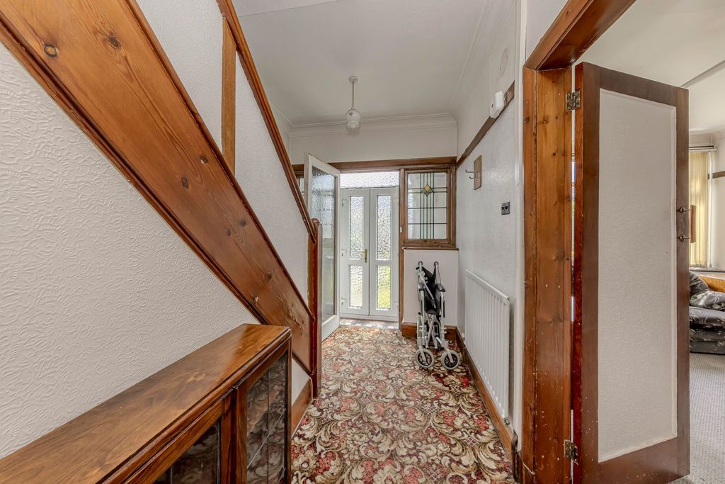 Property photo 2 of 22