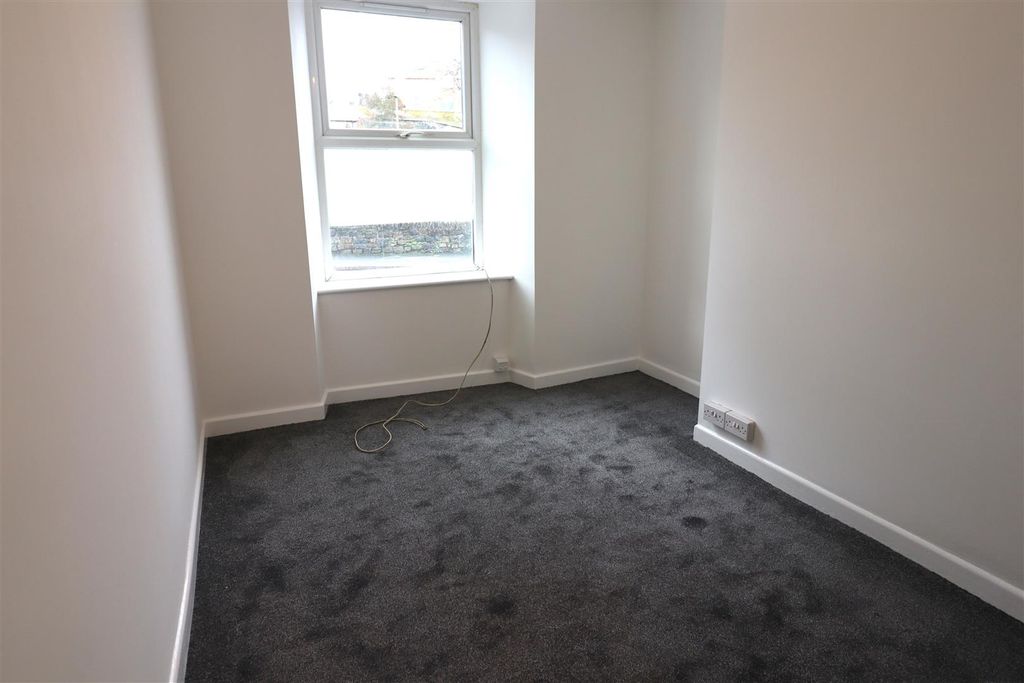 Property photo 3 of 6 Living Room.Jpg