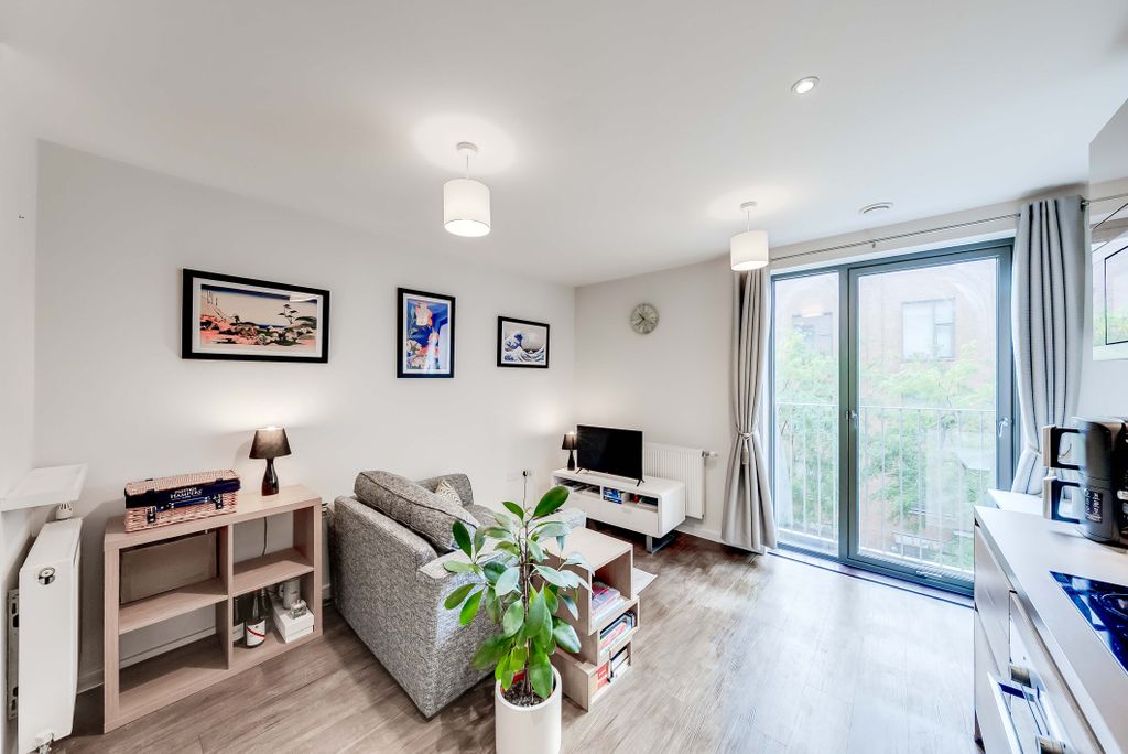Property photo 2 of 31 A7S02517Hdr