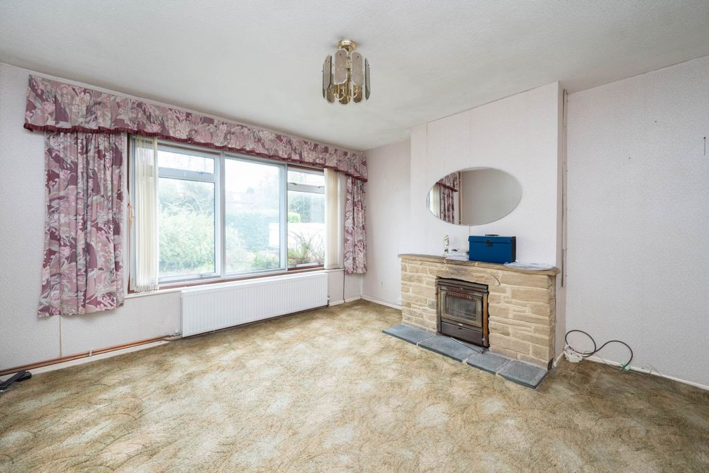 Property photo 2 of 23