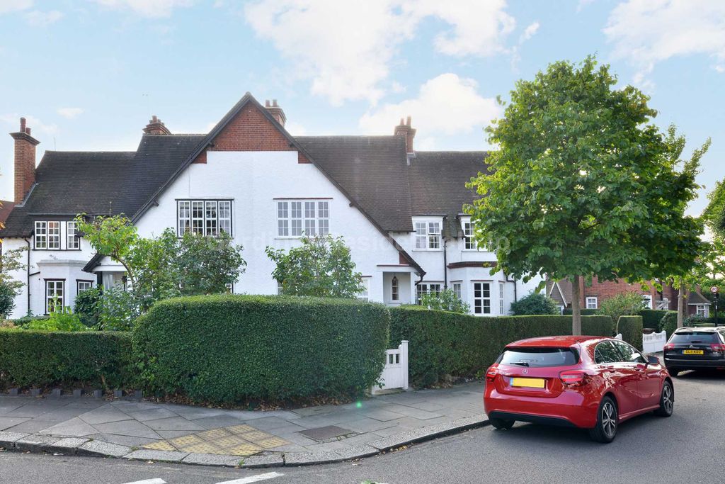 Property photo 1 of 11