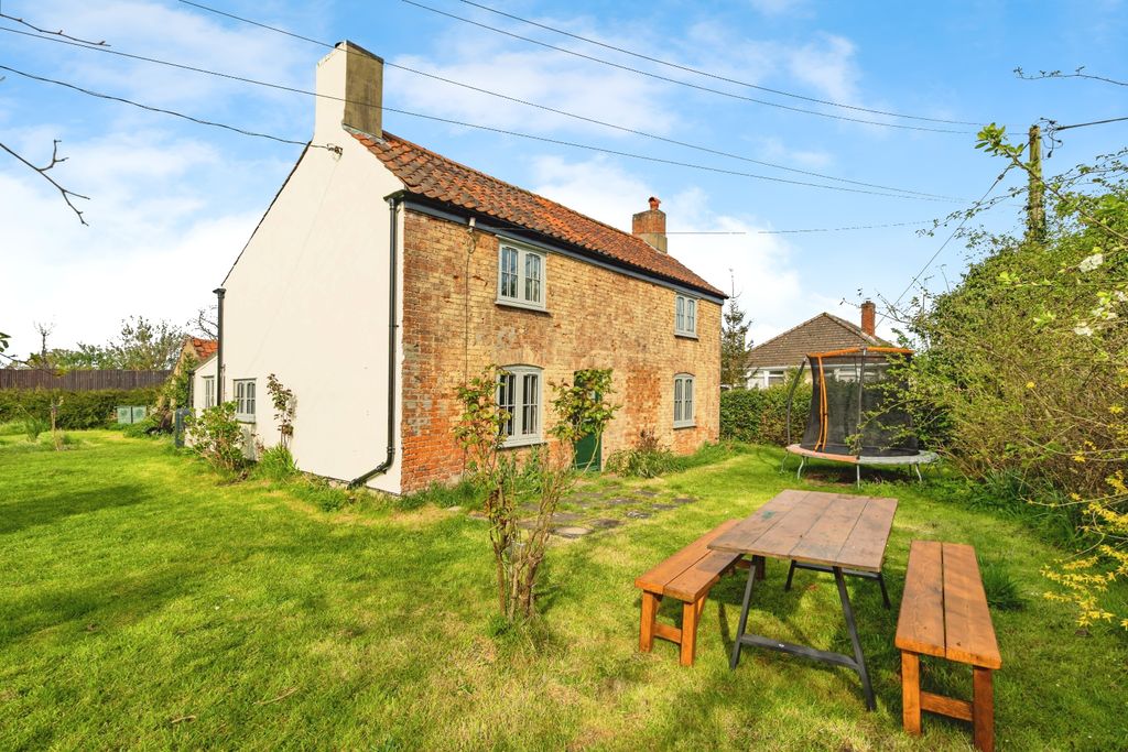 Property photo 1 of 25 Rear Garden