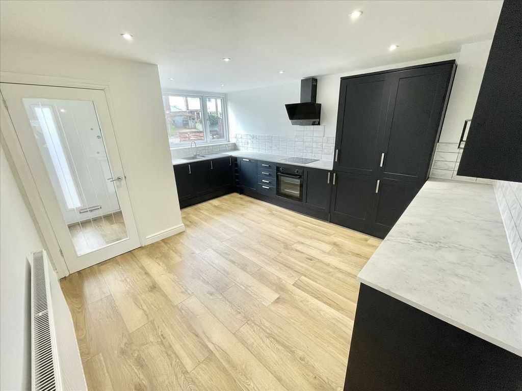 Property photo 1 of 14 Main Picture