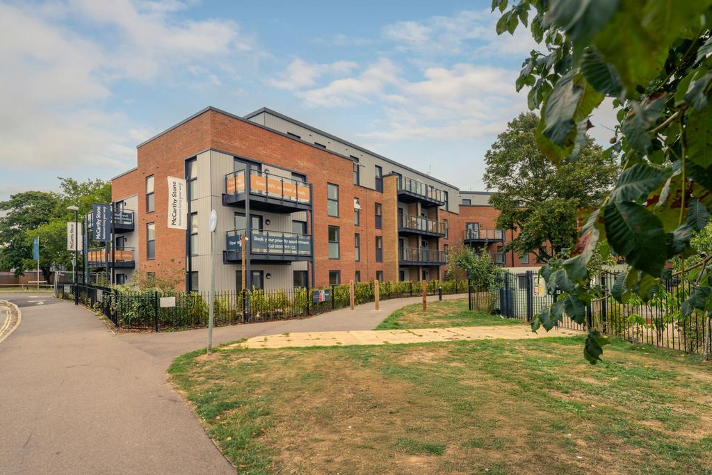 Property photo 1 of 17 Exterior