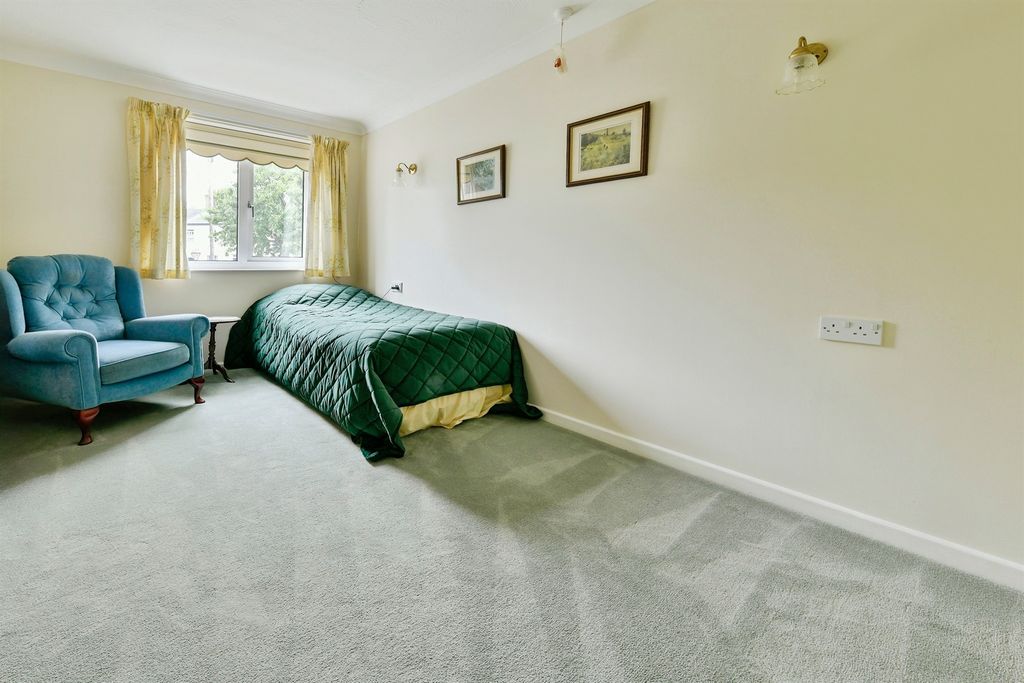 Additional image 10 of 2 bed flat for saleBedford Road, Hitchin SG5