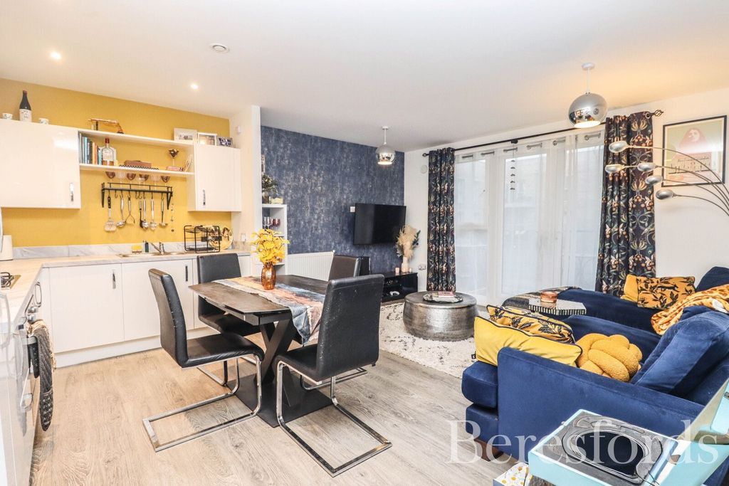 Property photo 2 of 14 Picture 2