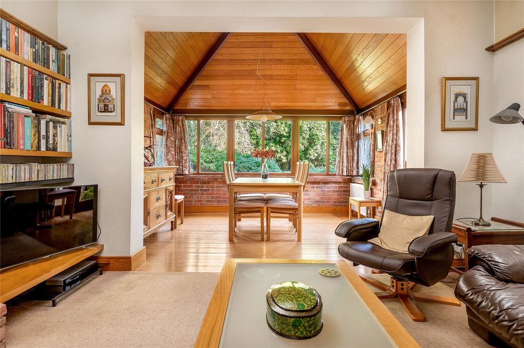 Property photo 3 of 32 Picture 3