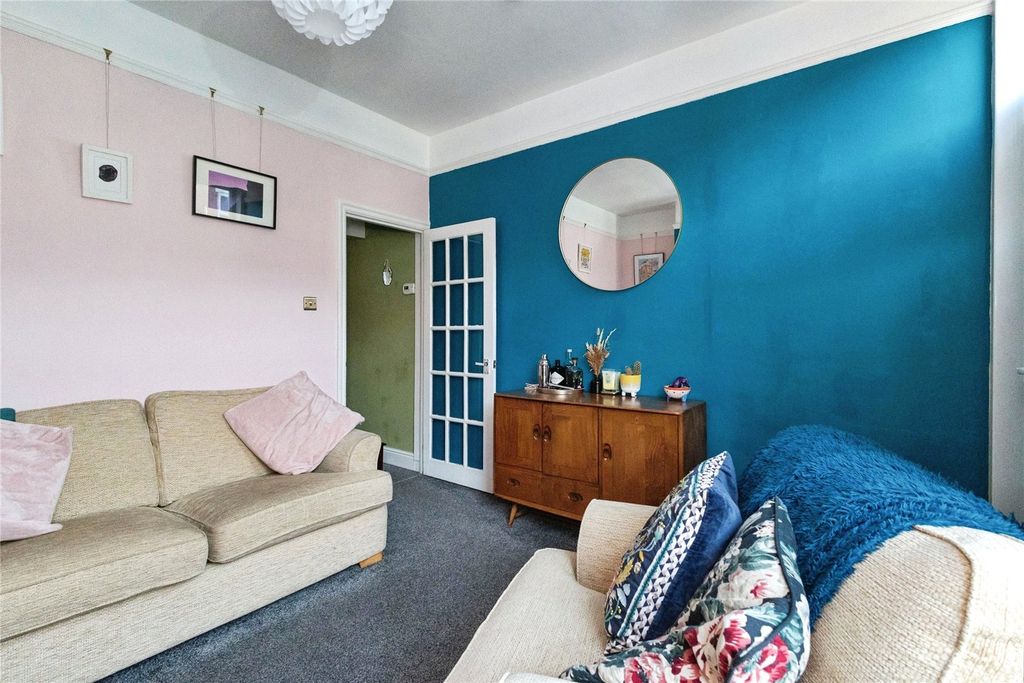 Property photo 3 of 21 Picture No. 28