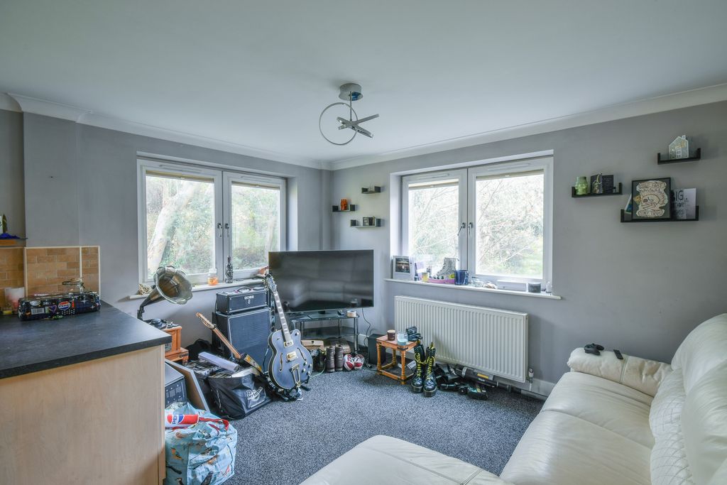 Property photo 2 of 16