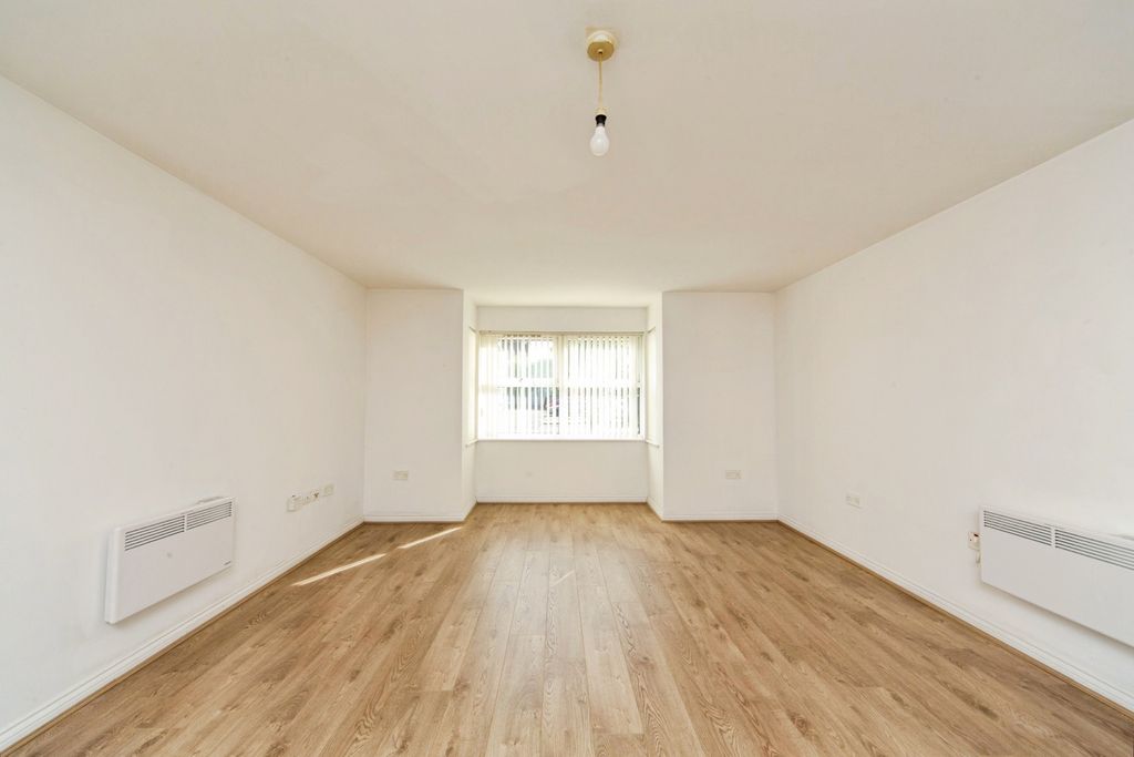 Property photo 3 of 19 Pbox-Img.Jpg