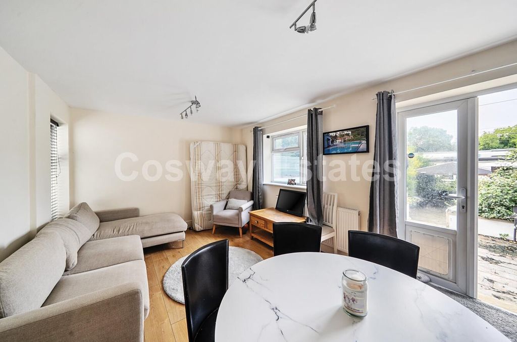 Property photo 3 of 19 8369B944-7A6A-4c07-906B-11d060B630B3.Jpg