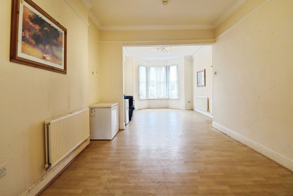 Property photo 2 of 28 Pbox-Img.Jpg