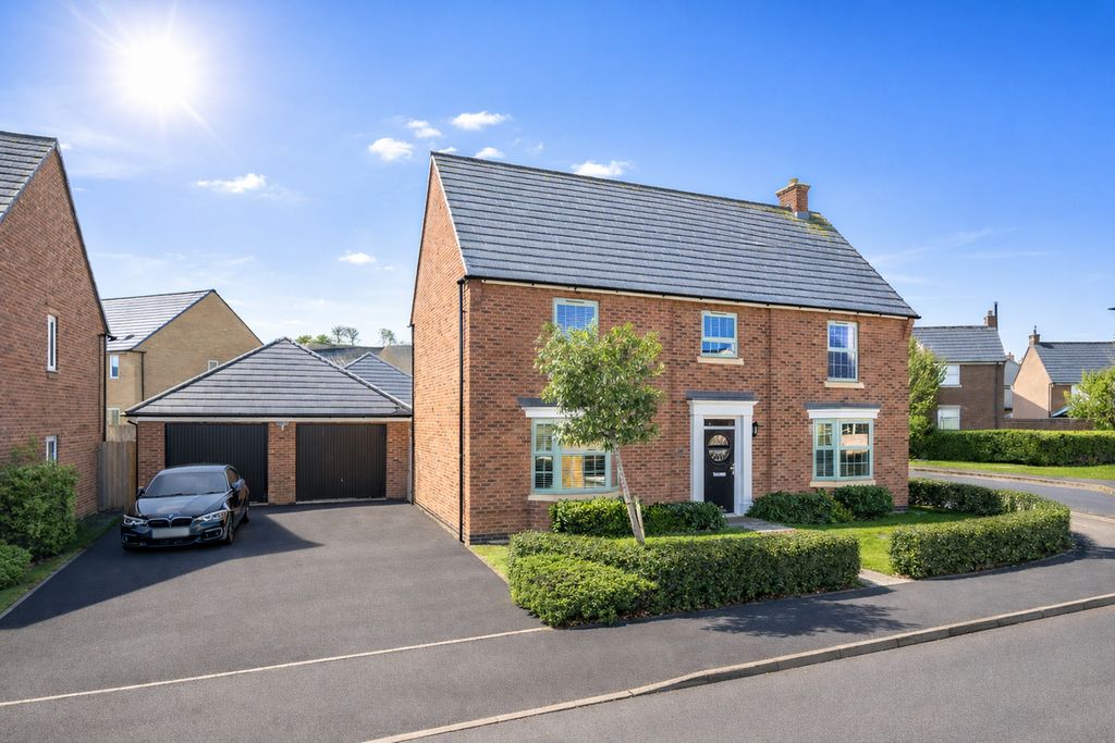 Property photo 1 of 24