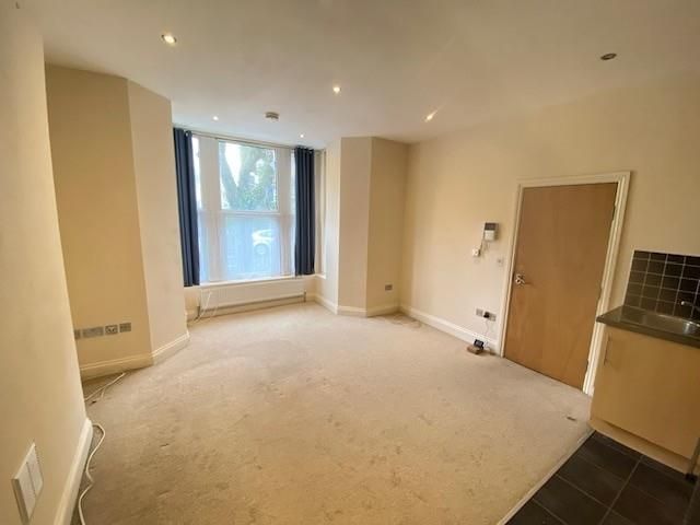 Property photo 2 of 6 Flat 2 Connaught.Jpg