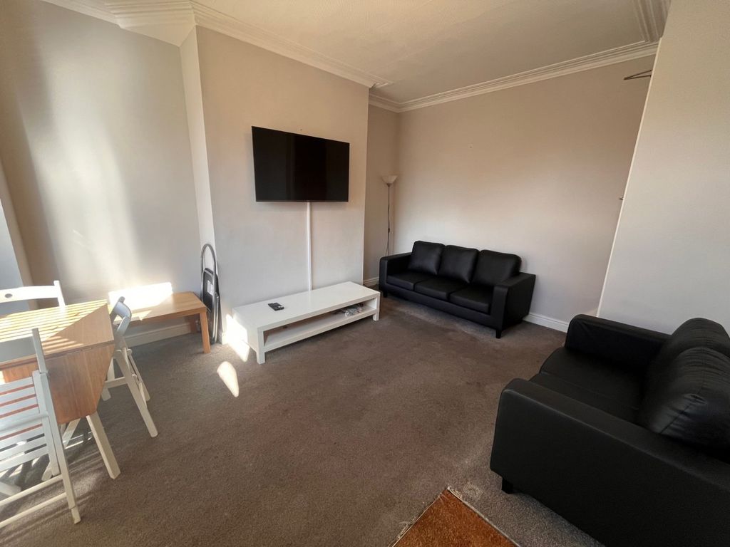 Property photo 2 of 14 Picture No. 08
