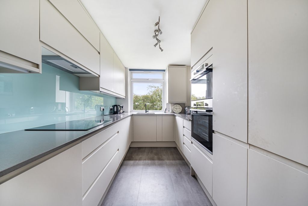 Property photo 3 of 8 1023483 (3)