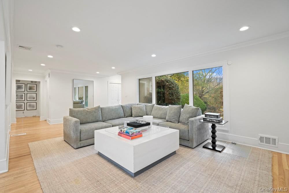 Property photo 3 of 29