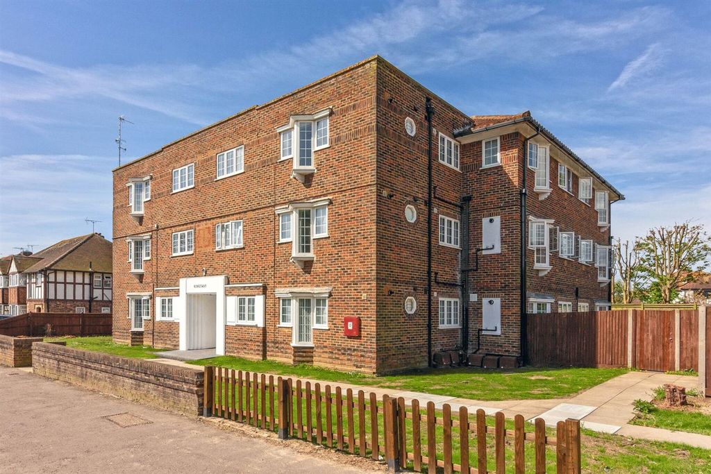 Property photo 2 of 7