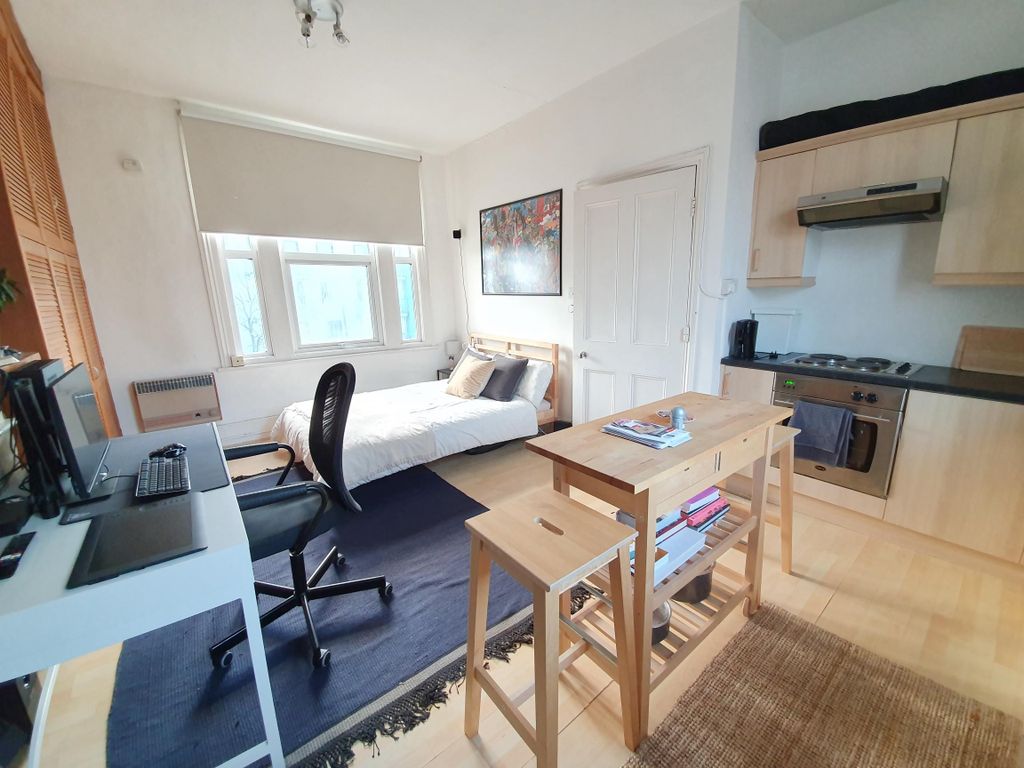 Property photo 1 of 5