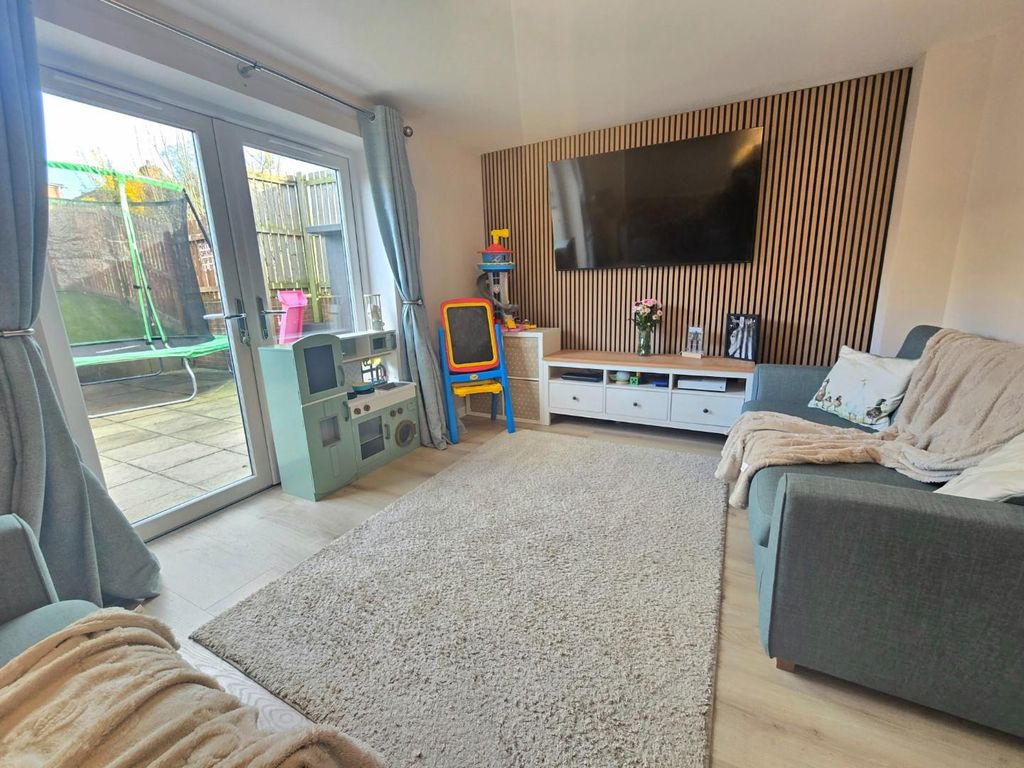 Property photo 2 of 16 Living