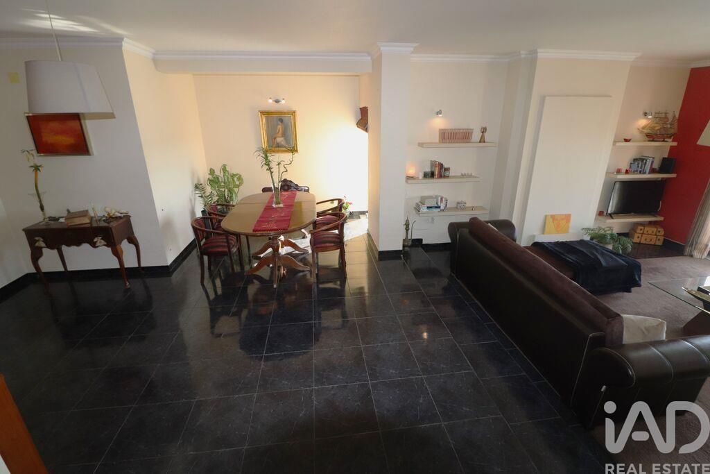 Property photo 3 of 39
