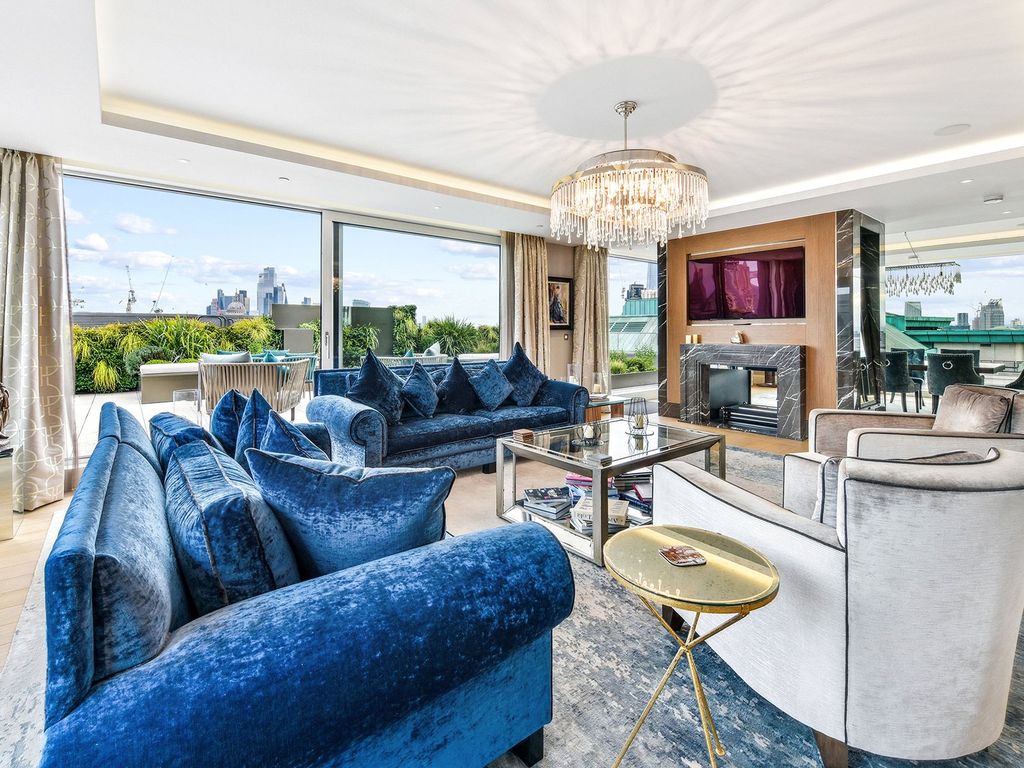 Property photo 2 of 25 130 Savoy House